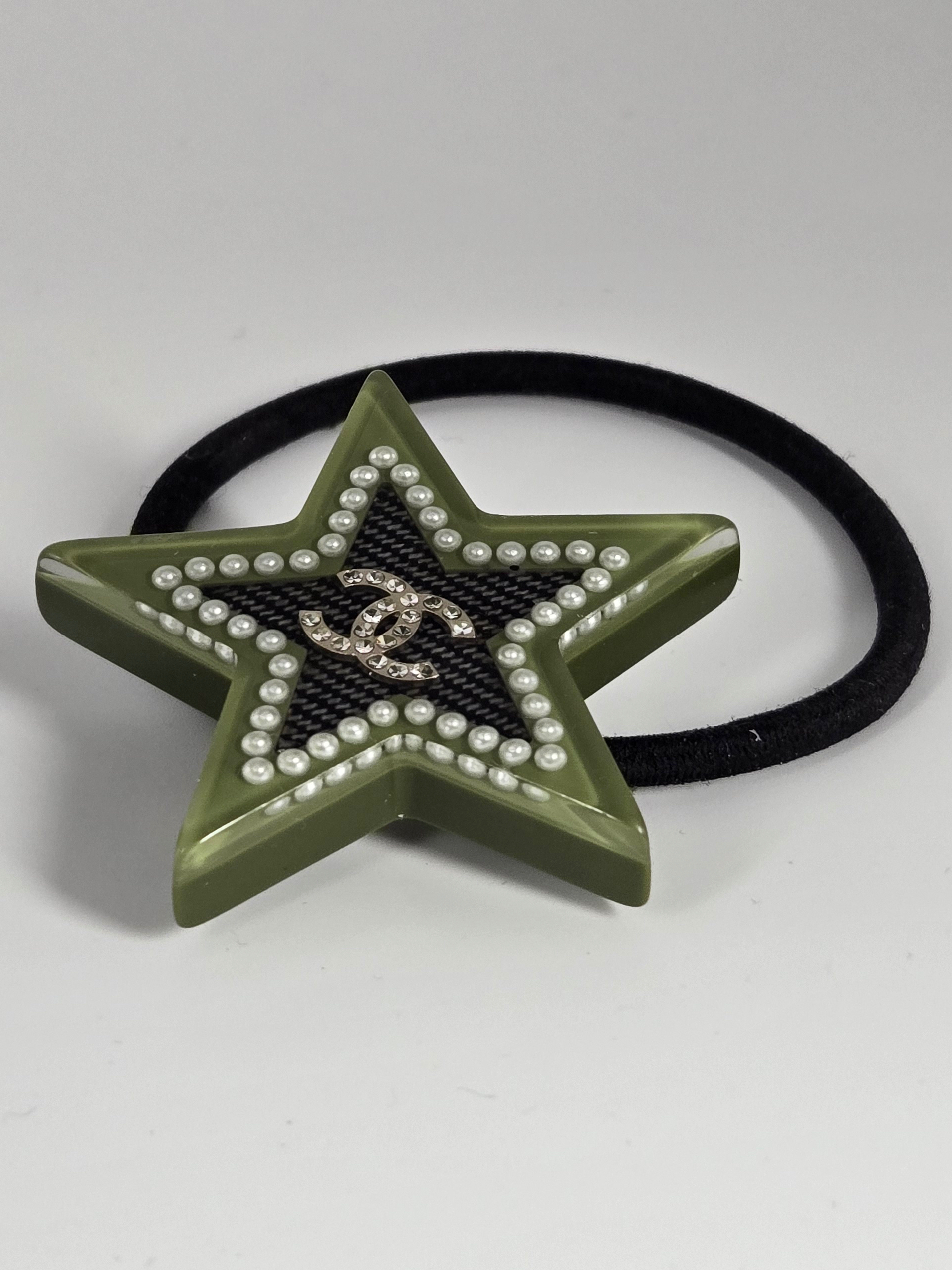 Chanel 17C green resin star hair tie with pearl detail and CC logo