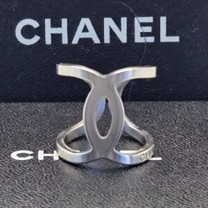Chanel B17V silver CC logo ring size 6