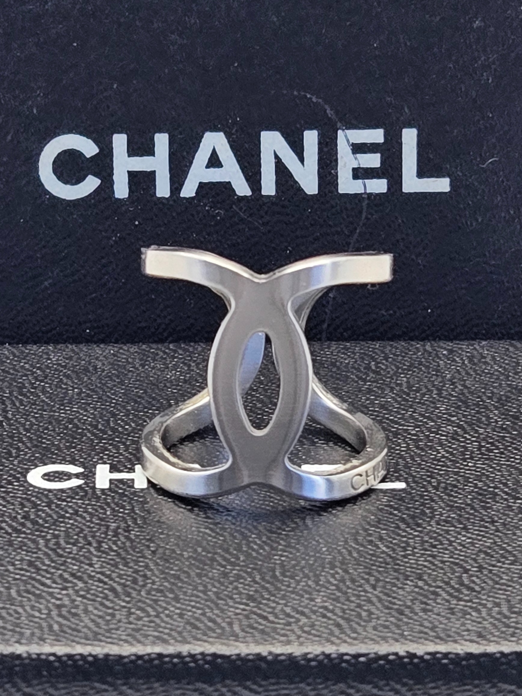 Chanel B17V silver CC logo ring size 6