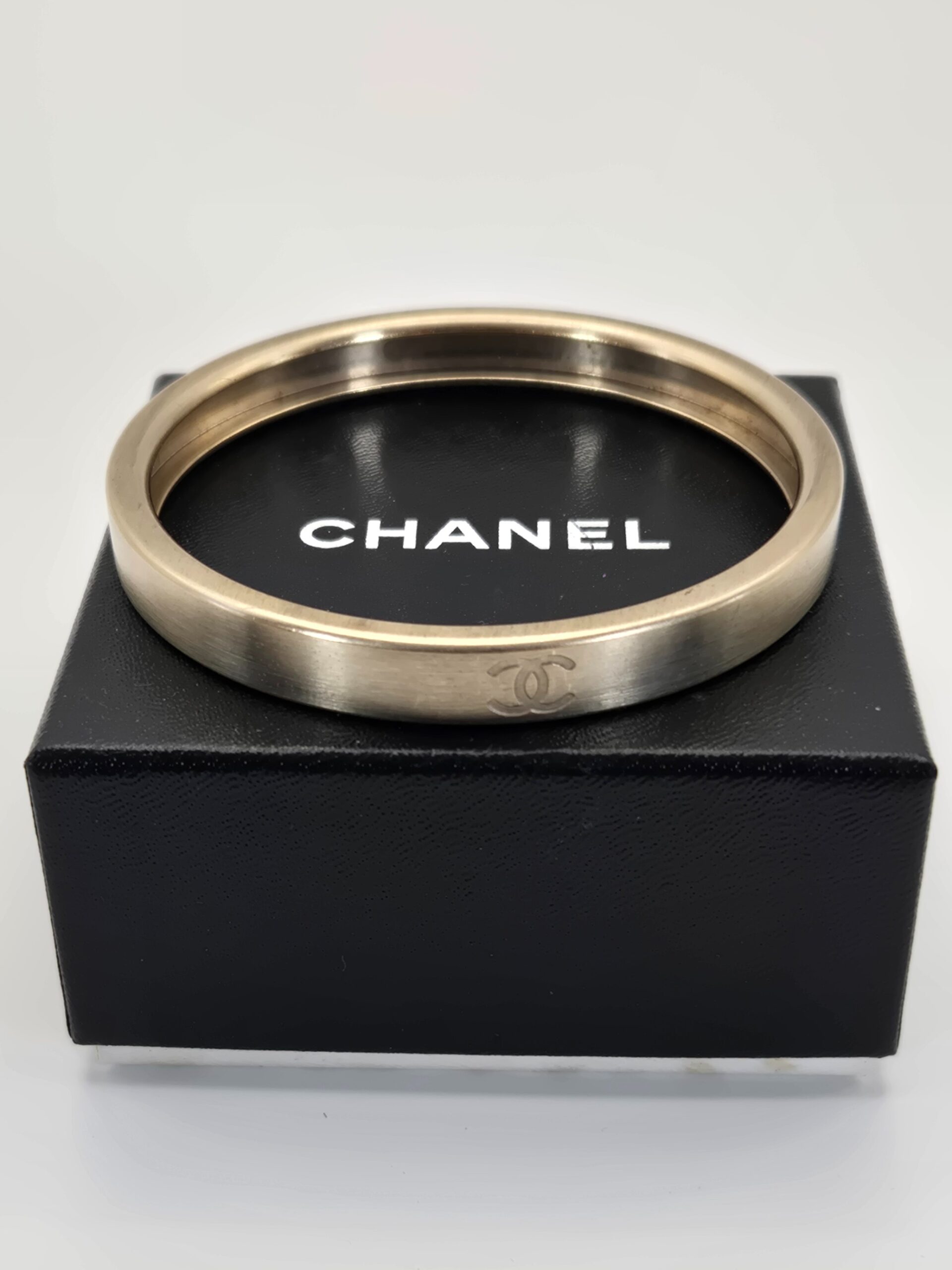 Chanel B11A gold tone bangle bracelet size 8 2.6 inch diameter