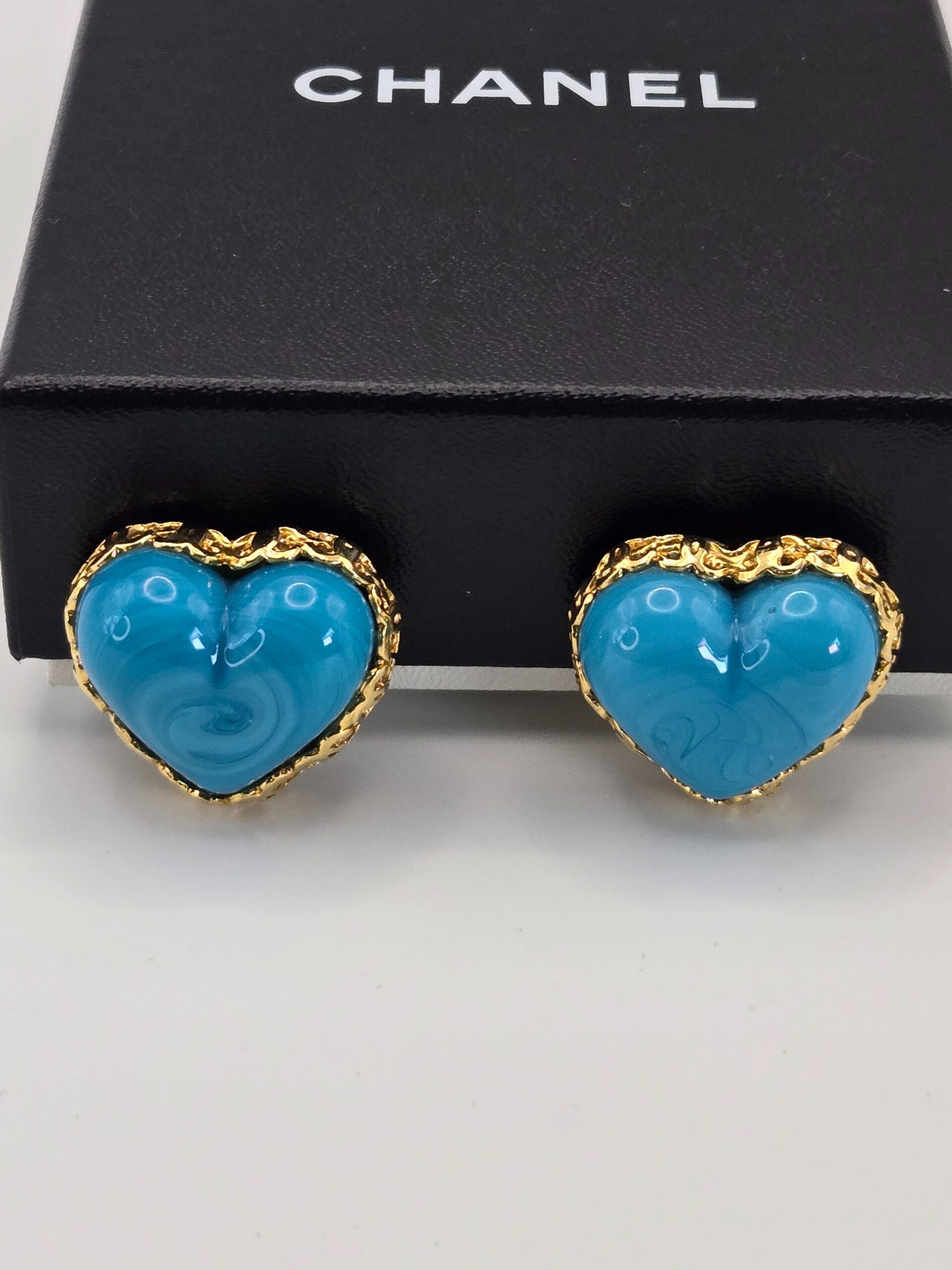 Chanel vintage blue gripoix heart earrings gold plated collection 28