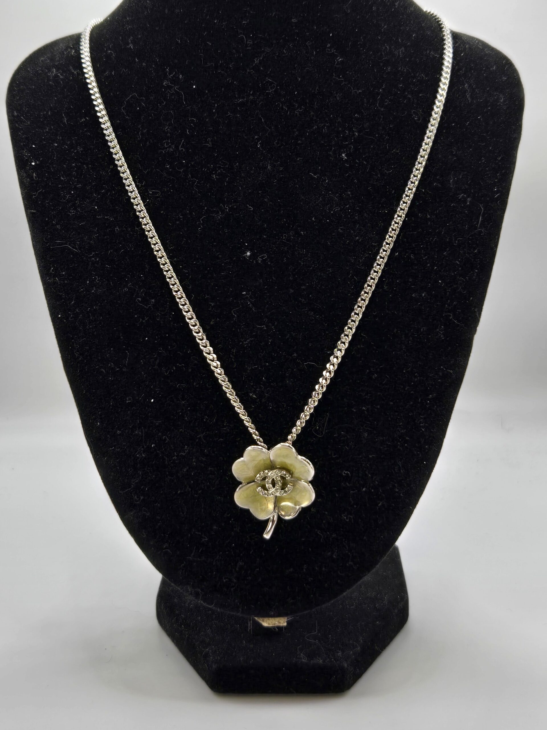 Chanel 04P green clover silver necklace 16 inch