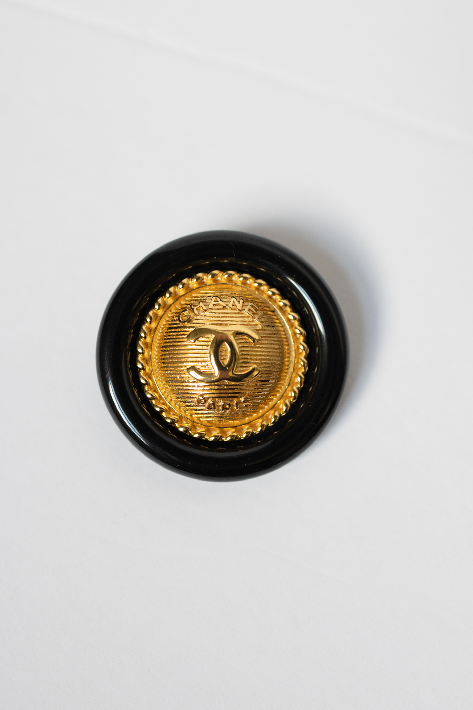 Chanel B18A Black and Gold CC Button Brooch – 1.5"